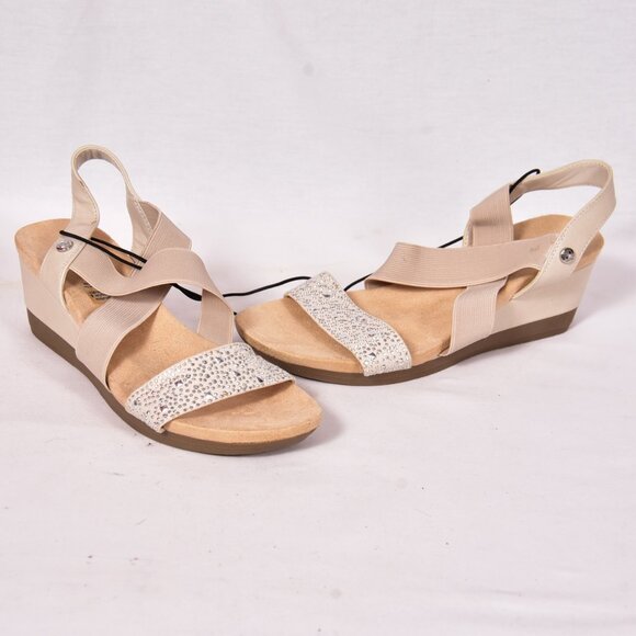 St. John's Bay Women's Tan Sandals Strappy Open Toe Size 6.5 - Picture 4 of 10